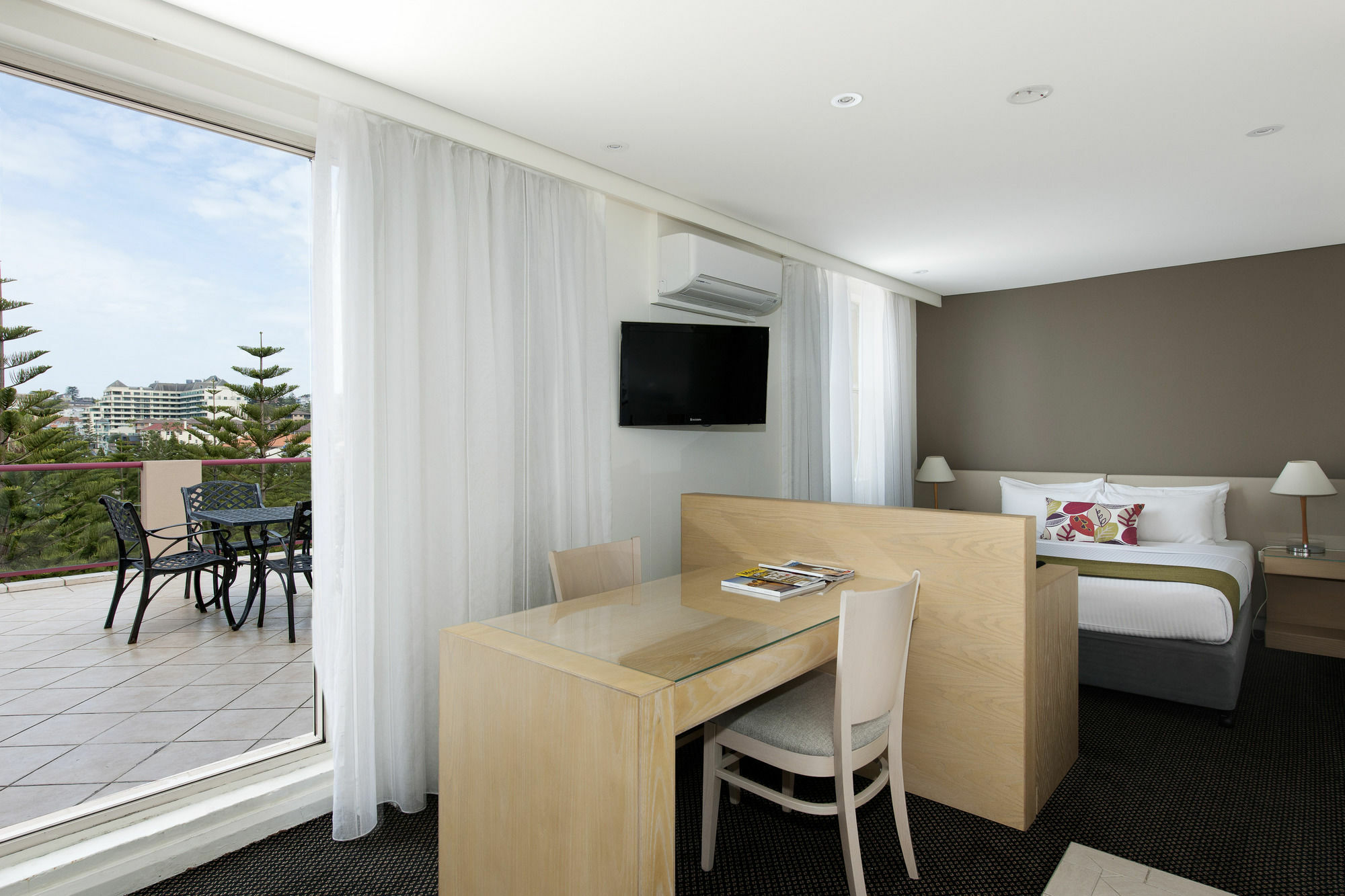 Coogee Sands Hotel & Apartments Exterior photo